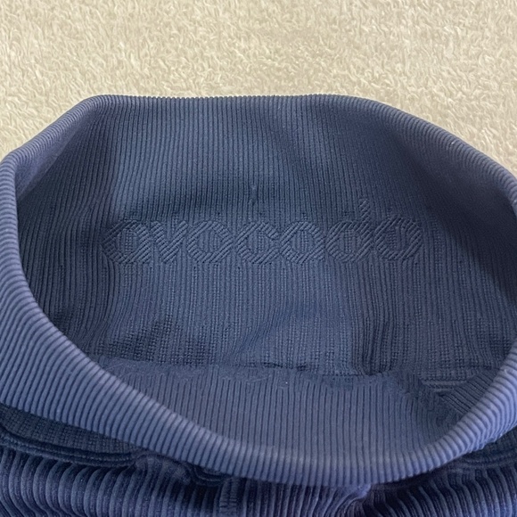 Sports Bras and Leggings Bundle Size XS - Picture 10 of 15